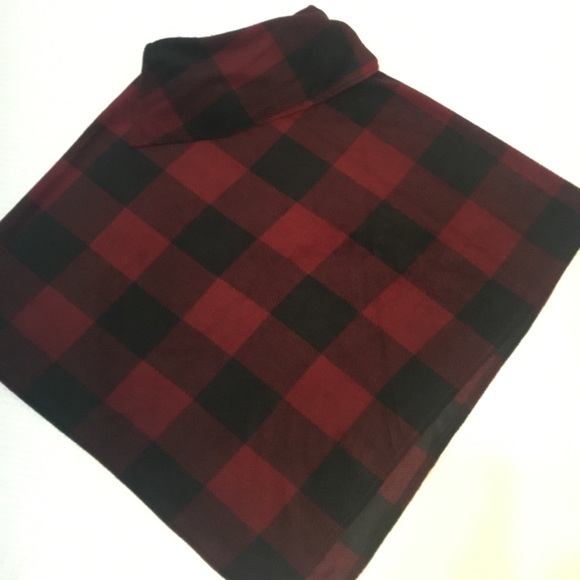 Le Moda Buffalo Plaid button poncho - Picture 5 of 5